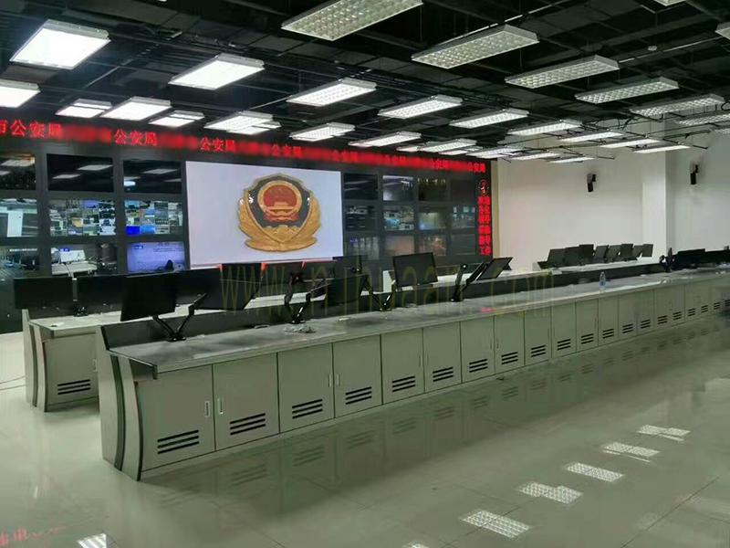 南京安冀华－－公安局指挥中心操作台